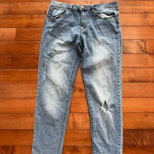 Max Studio Women's Mid-Rise Medium Wash Boyfriend Jeans, size 8